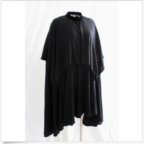 Valentino Cape Black Angora Wool Knit Outerwear Vintage Valentino Boutique OSFM - Picture 3 of 7